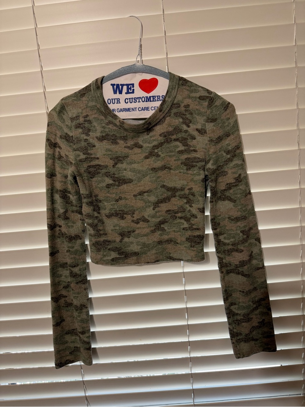 ZARA - Camo Long-Sleeve Cropped Top - Olive Green - Size Small